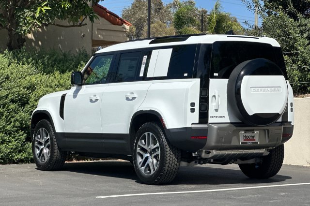 New 2026 Fuji White Land Rover S image 3