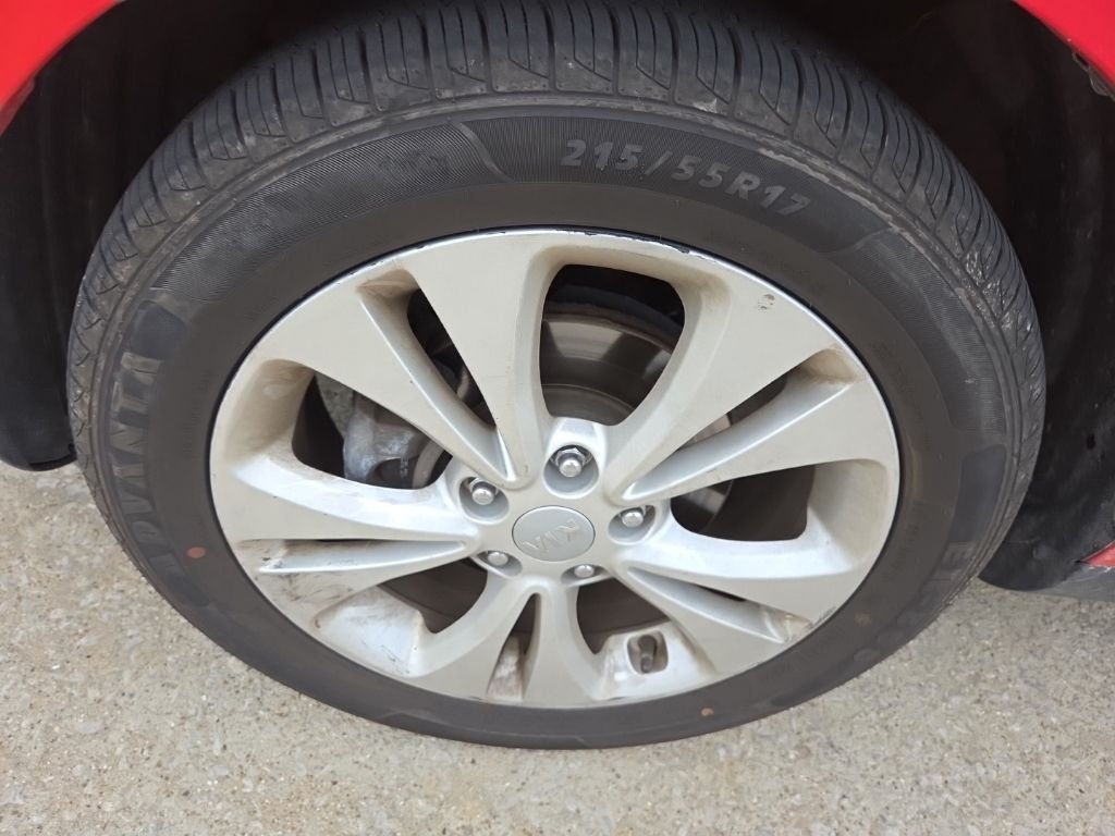 Used 2016 Inferno Red Kia Exclaim image 13