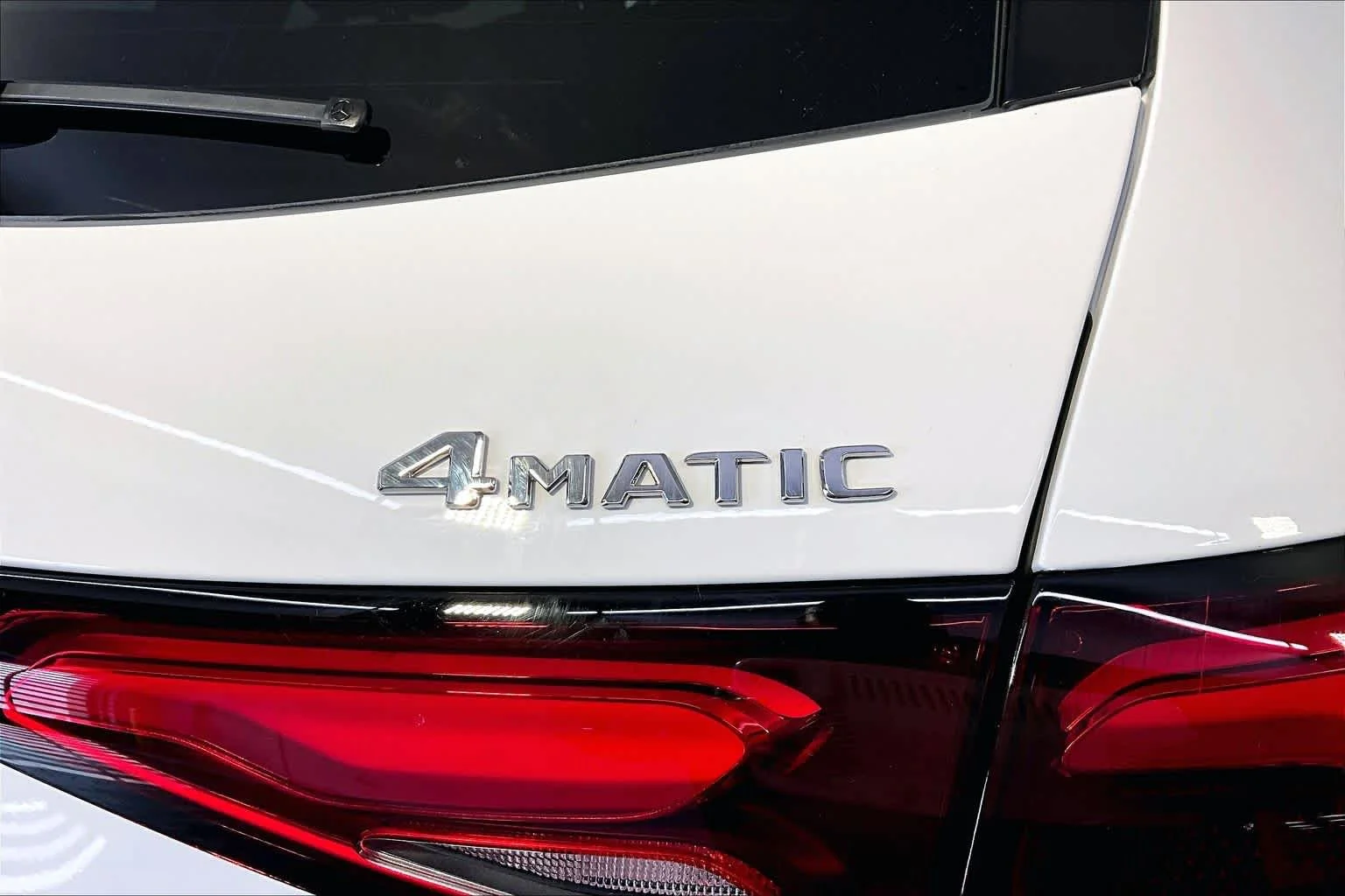Used 2026 Polar White Mercedes-Benz GLC 300 image 10