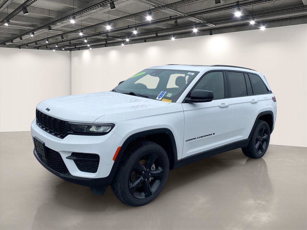 Used 2023 Bright White Clearcoat Jeep Altitude image 3
