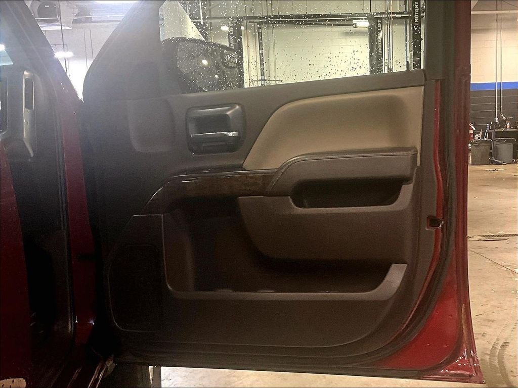 Used 2016 Red Chevrolet LT image 12