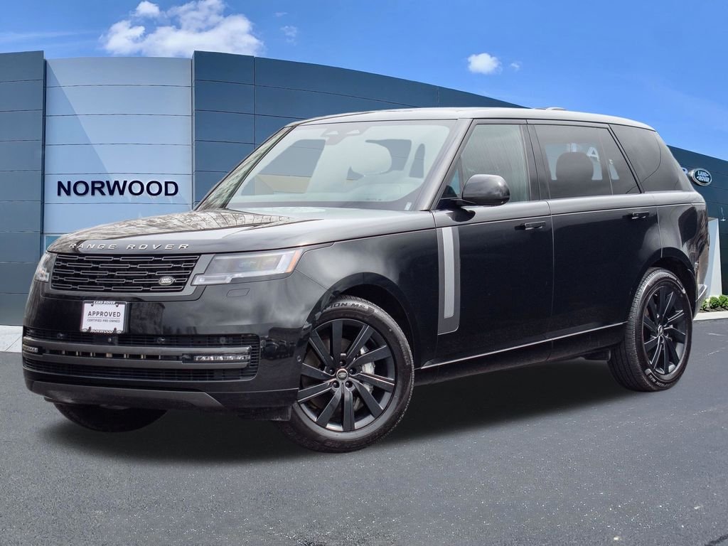 Certified Used 2025 Black Land Rover SE image 1