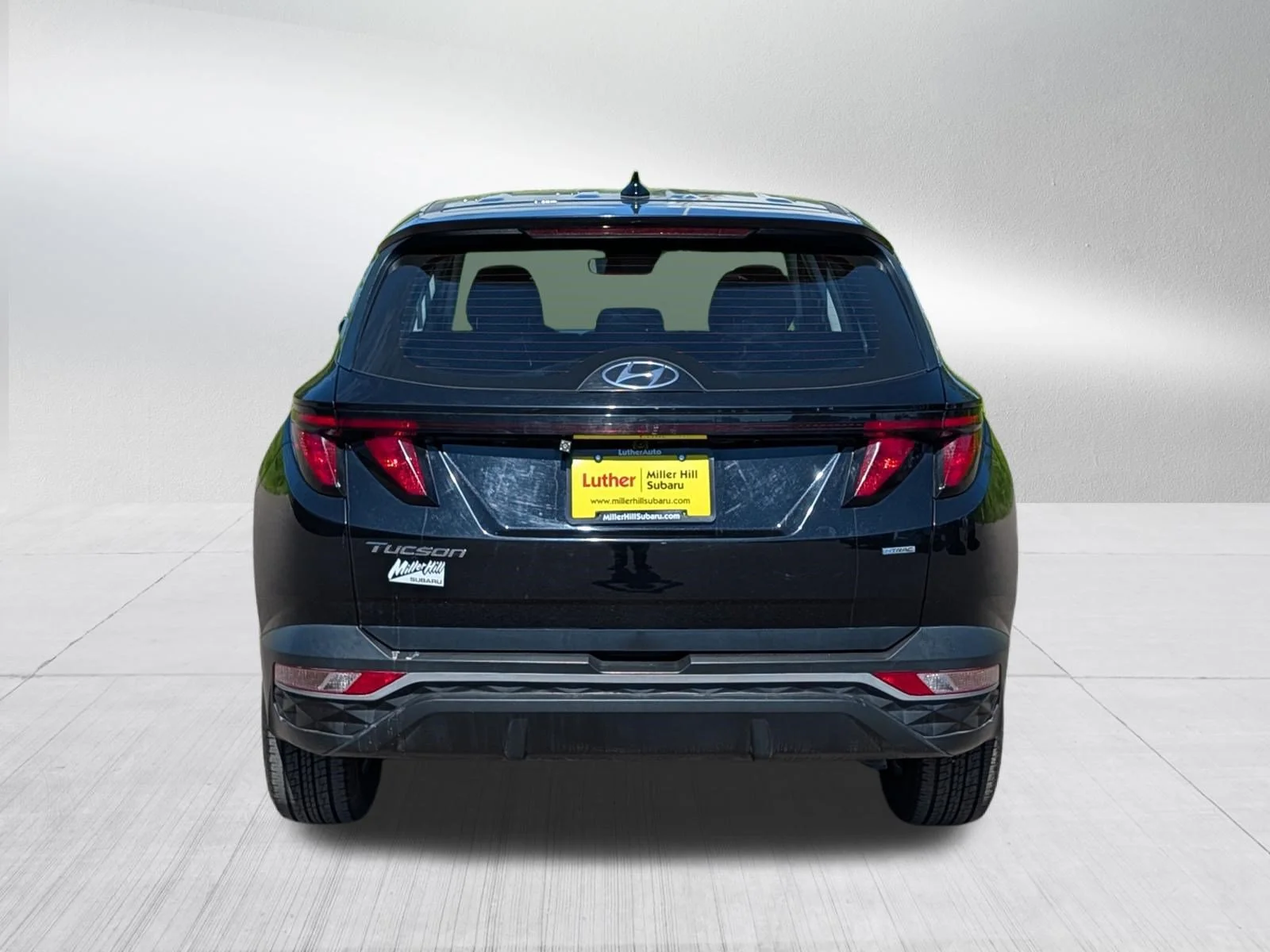 Used 2024 Black Pearl Hyundai SE image 6