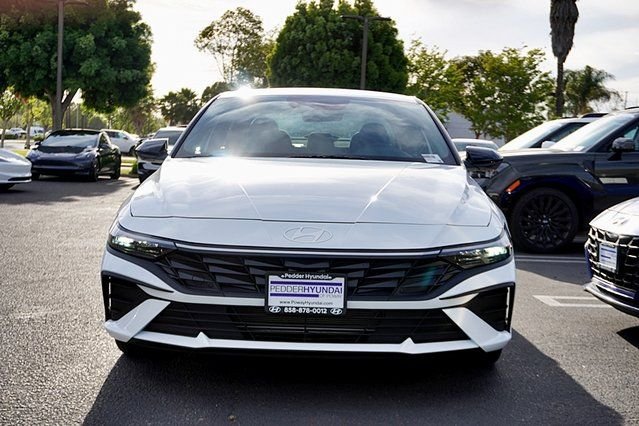 Used 2026 White Hyundai SEL Sport image 4