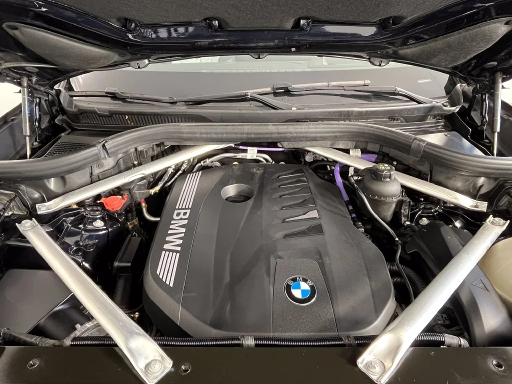Used 2025 Carbon Black Metallic BMW xDrive40i image 18