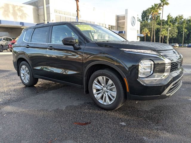Used 2025  Mitsubishi ES image 2
