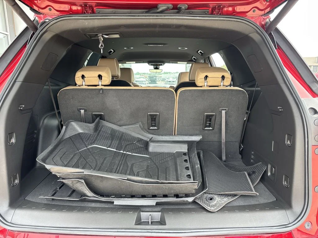 Used 2023 Red Chevrolet Premier image 33