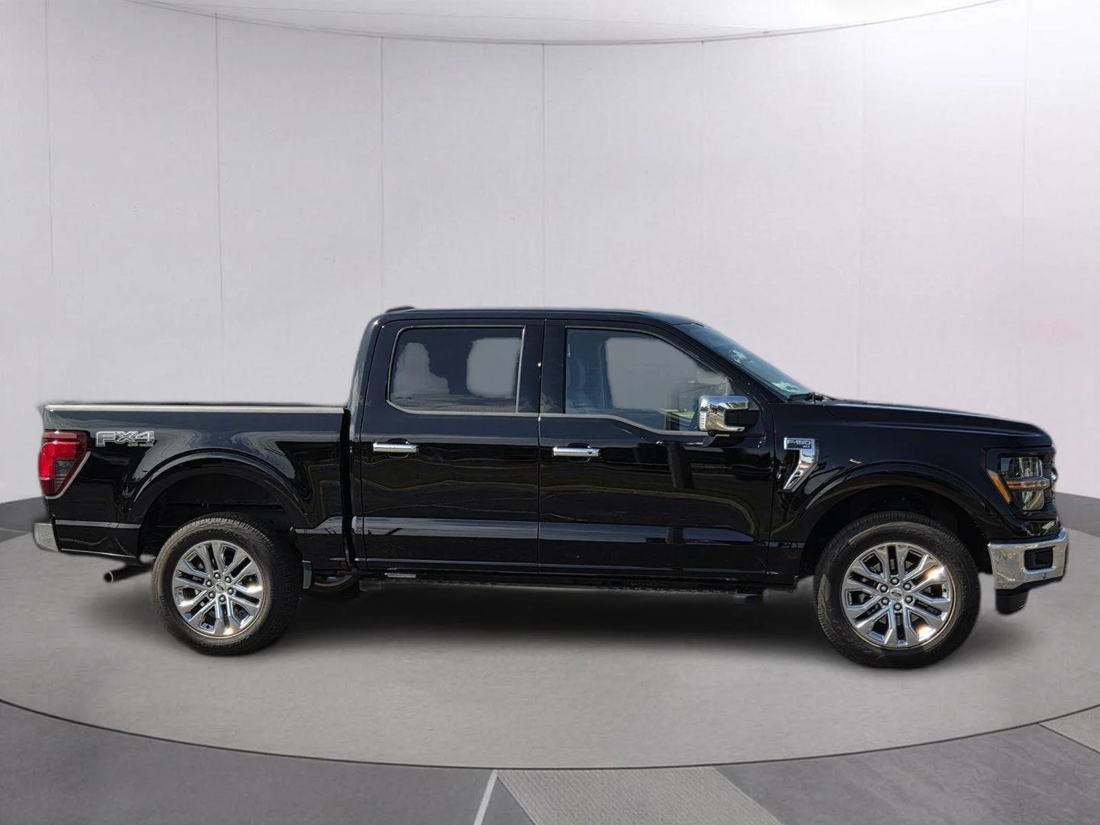 Used 2024 Agate Black Ford XLT image 4