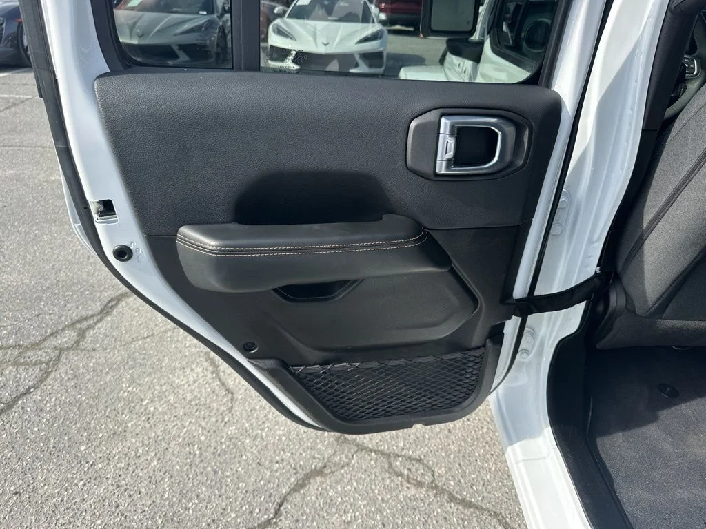 Used 2025 White Jeep Sahara image 23