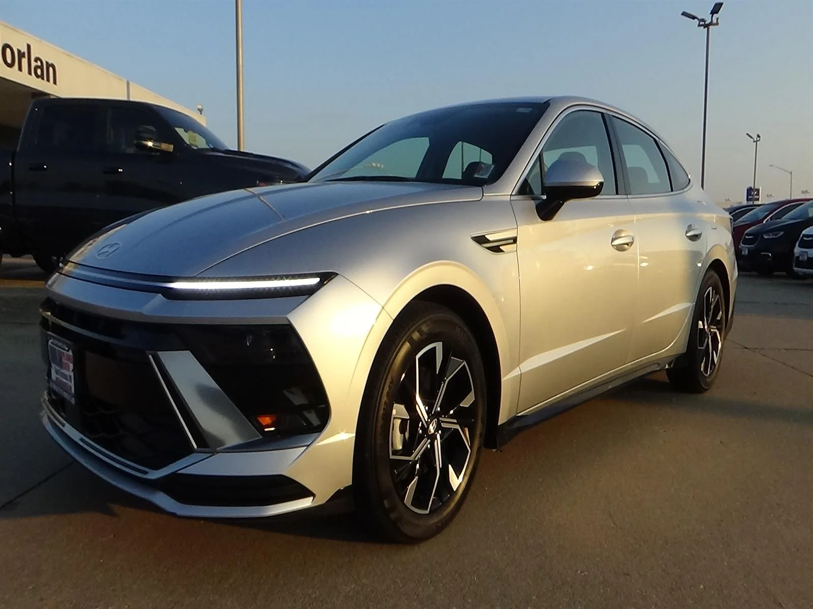 Used 2025 Aero Silver Metallic (t4a) Hyundai SEL image 2