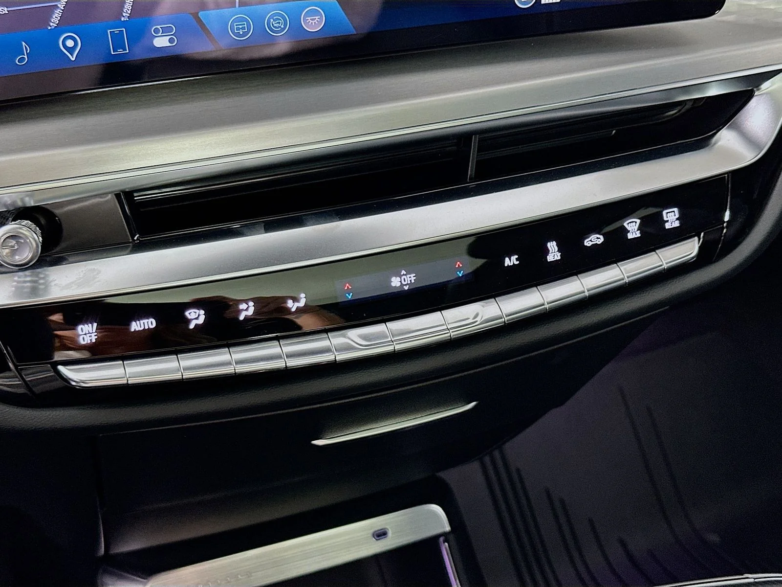 Used 2025 Crystal White Tricoat Cadillac Sport image 16