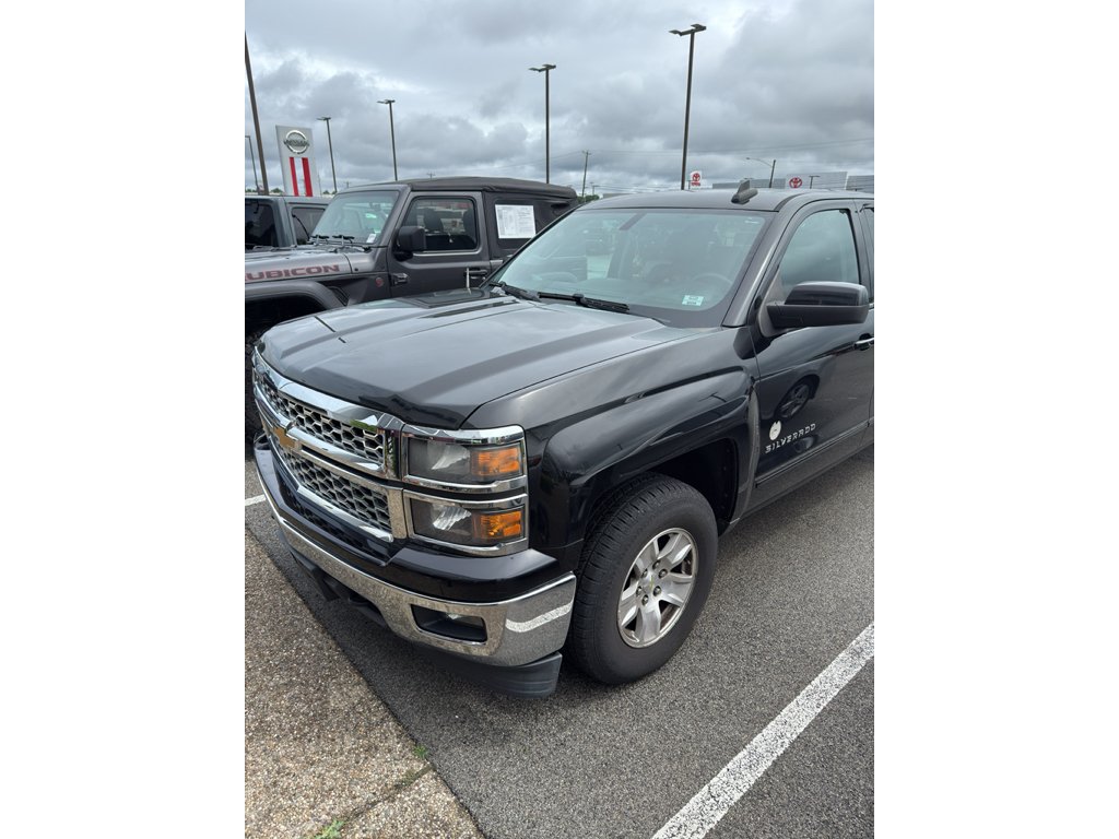 Used 2015 Black Chevrolet LT image 4