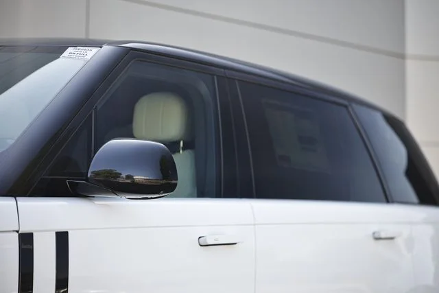 New 2026 Fuji White Land Rover SE 7 Seats image 3