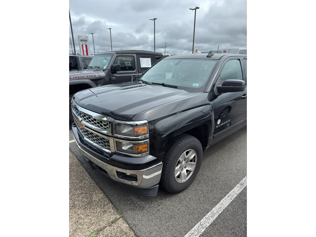 Used 2015 Black Chevrolet LT image 3