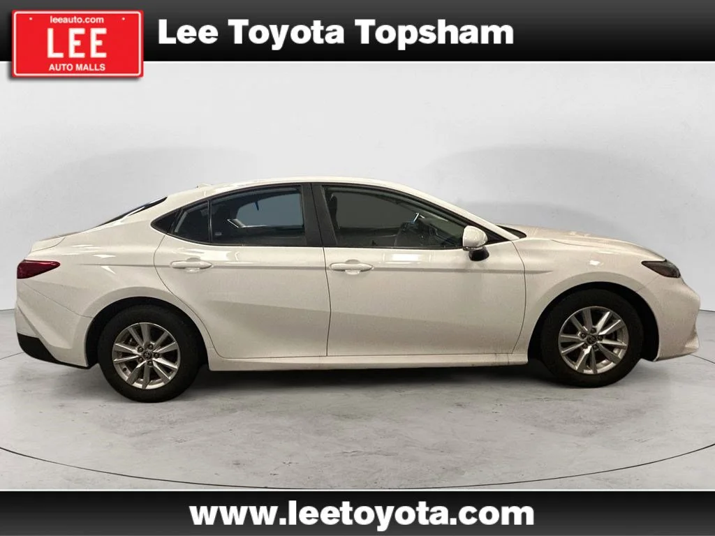 Used 2025 Ice Toyota LE image 6