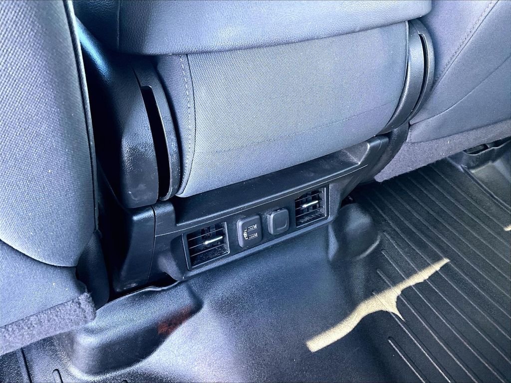 Used 2021 Onyx Black GMC Elevation image 28