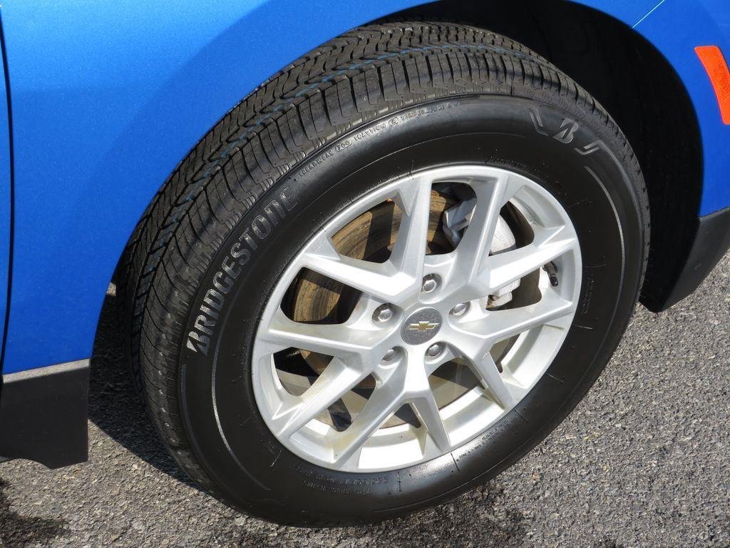 Used 2024 Riptide Blue Chevrolet LT image 10