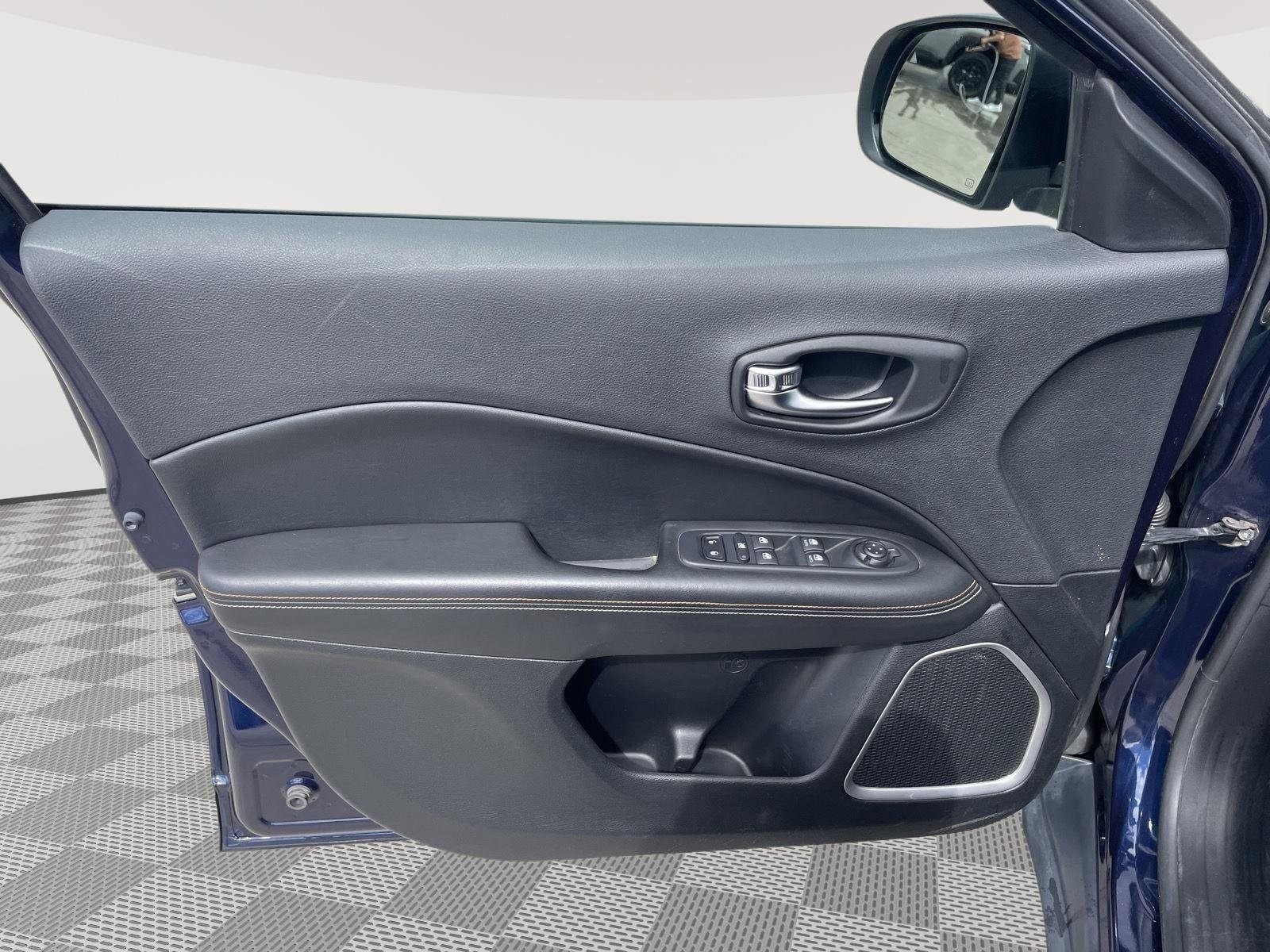 Used 2018 Jazz Blue Pearlcoat Jeep Latitude image 24