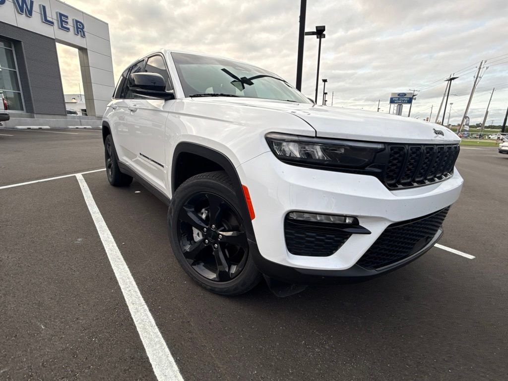 Used 2023 White Jeep Limited image 3
