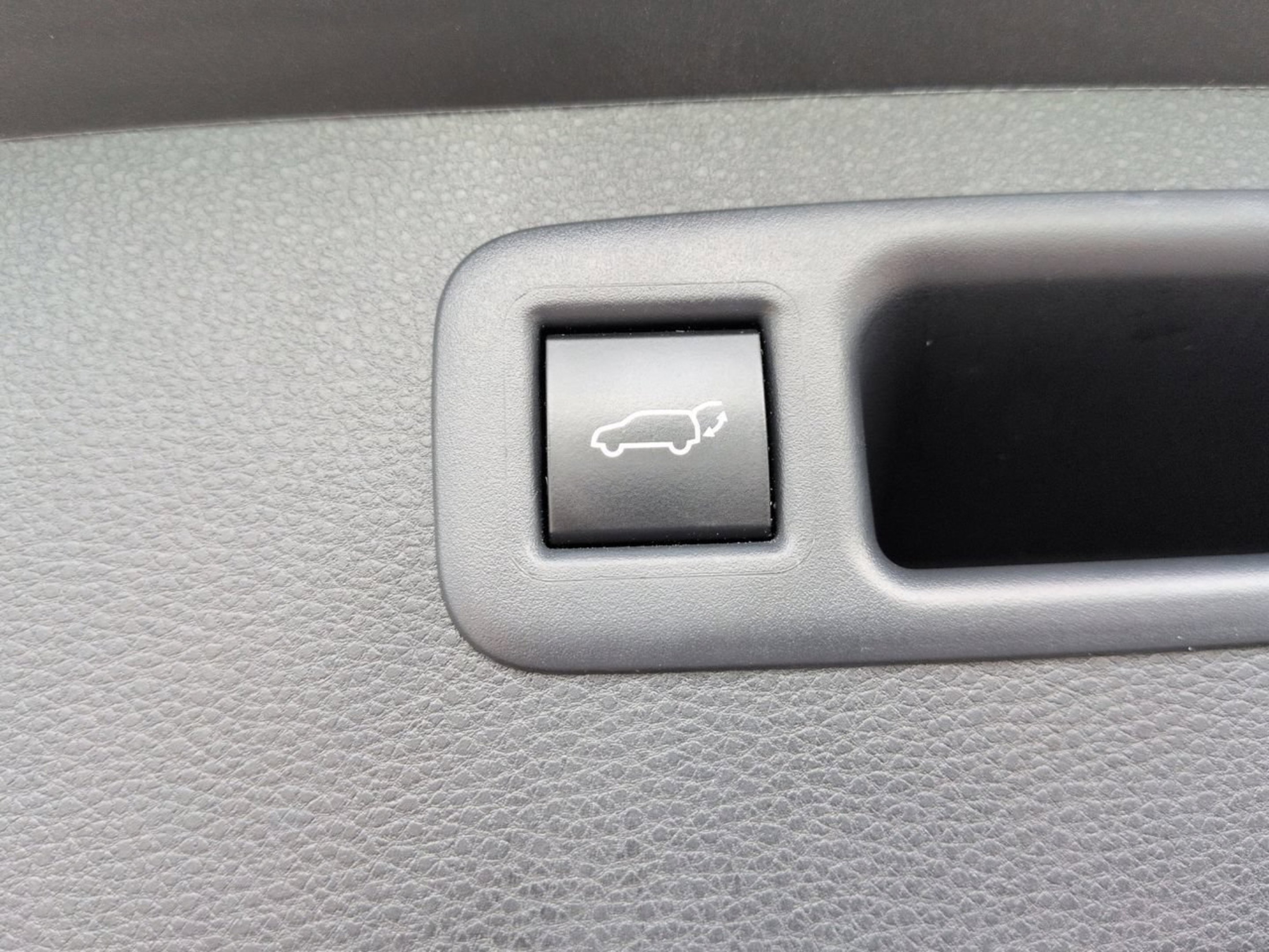 Used 2023 Moon Dust Toyota XLE image 15