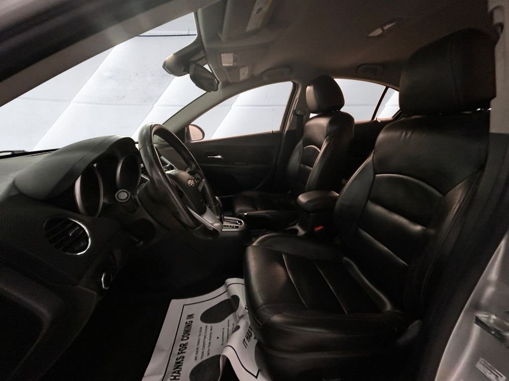 Used 2015 Silver Chevrolet 2LT image 7