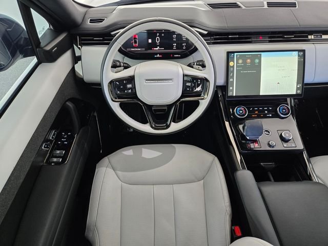 Used 2023 Gray Land Rover SE Dynamic image 12