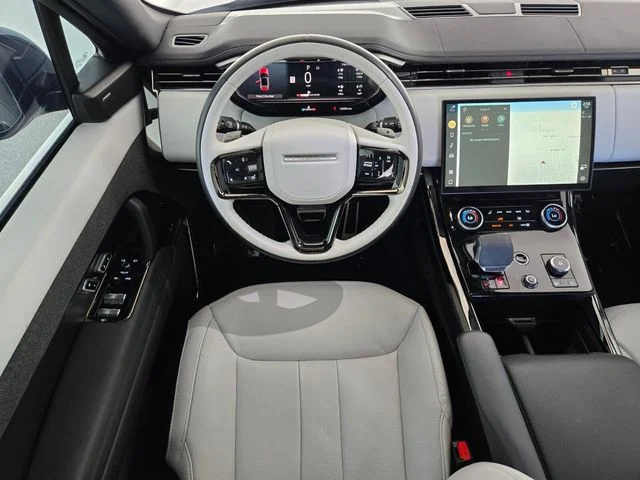 Used 2023 Gray Land Rover SE Dynamic image 12