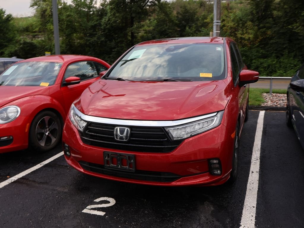 Used 2023 Red Honda Touring image 3