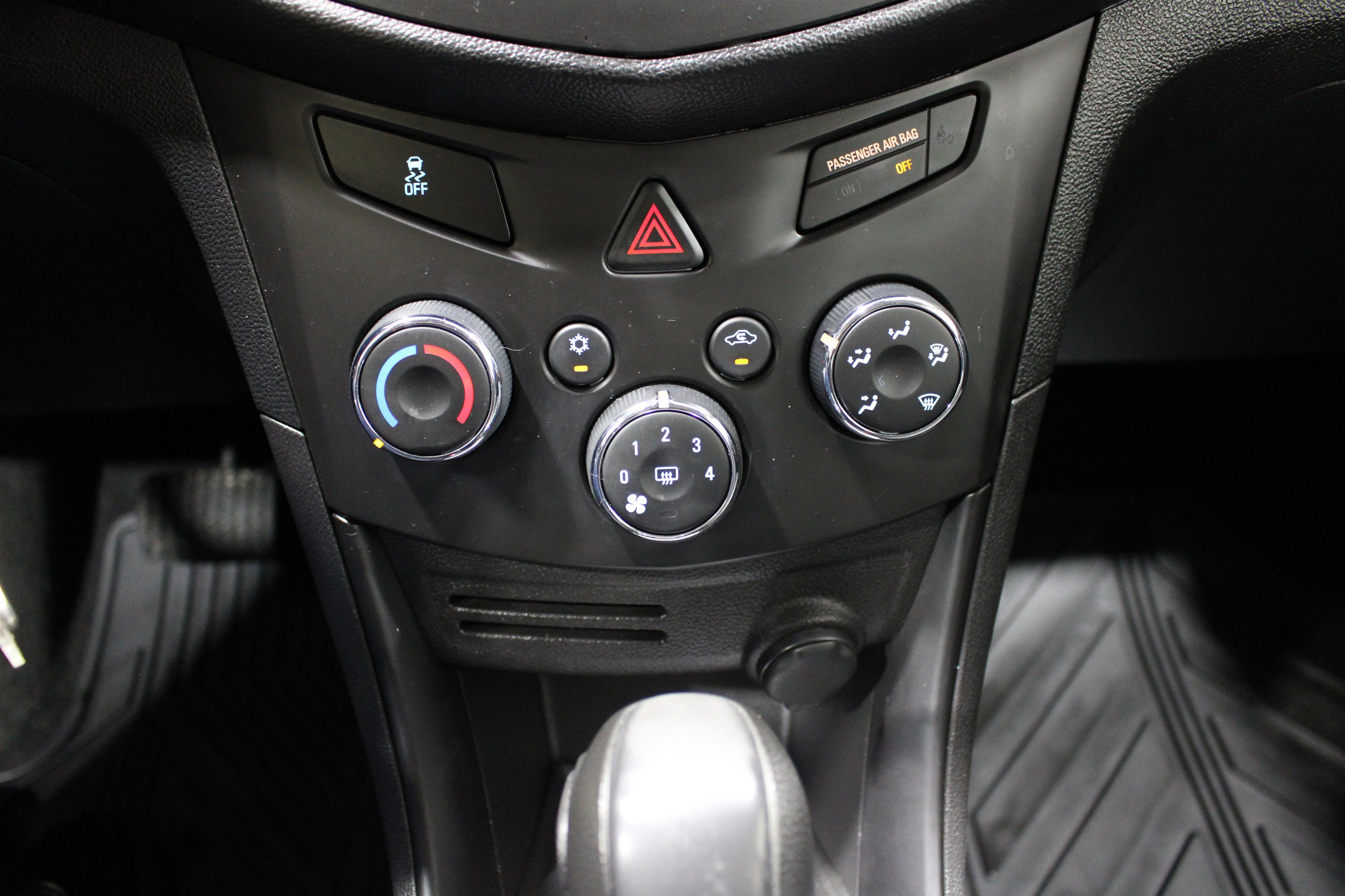 2016 Chevrolet Trax LS - Photo 15