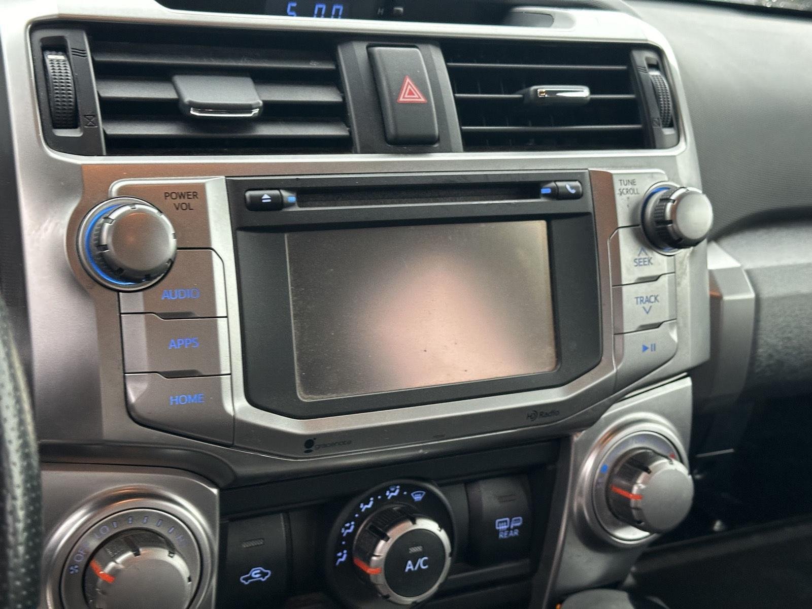 Used 2015 Classic Silver Metallic Toyota SR5 image 11