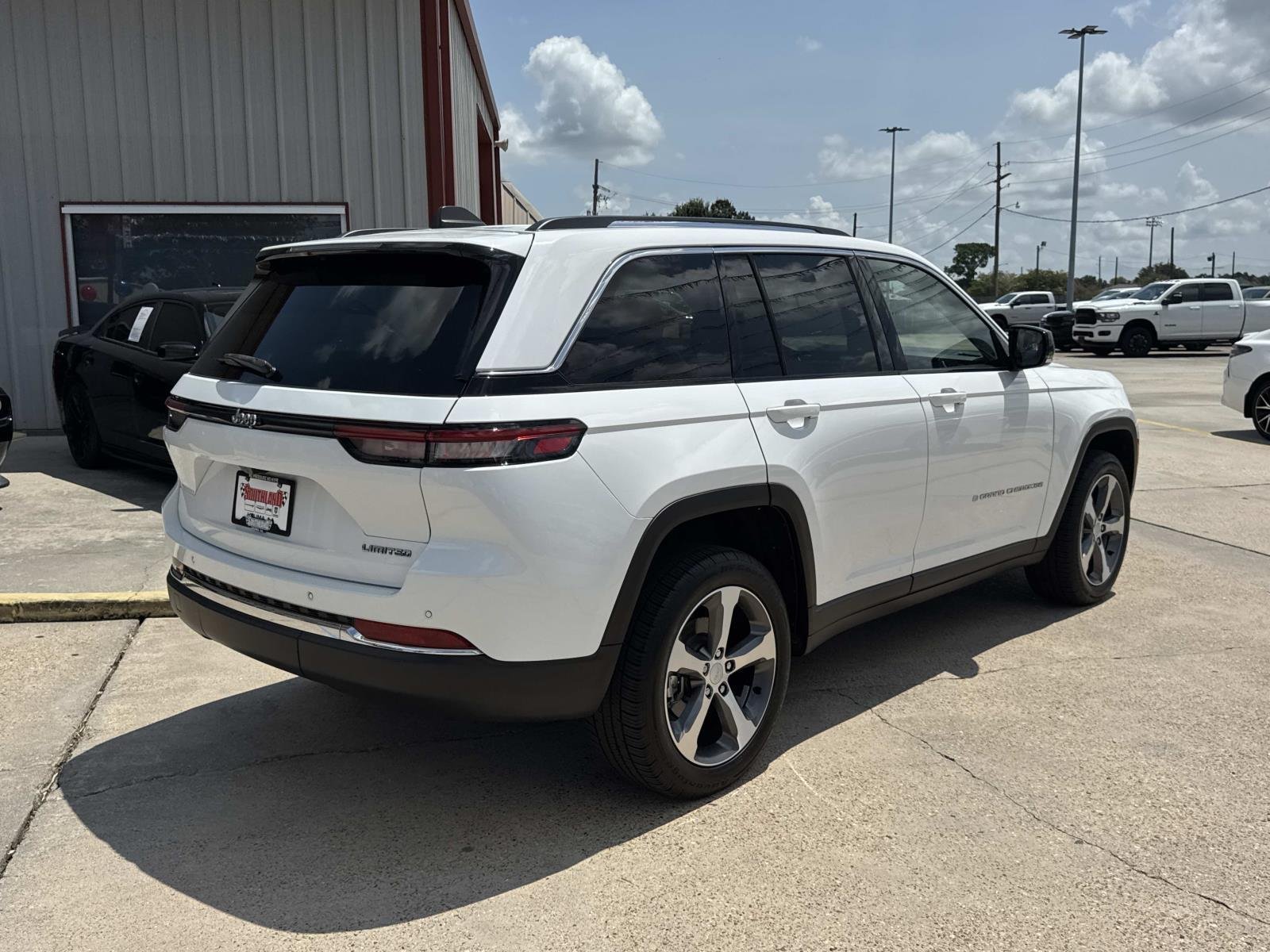 Used 2023 Bright White Clearcoat Jeep Limited image 7