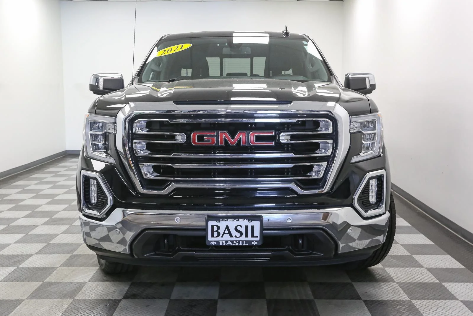 Used 2021 Onyx Black GMC SLT image 3