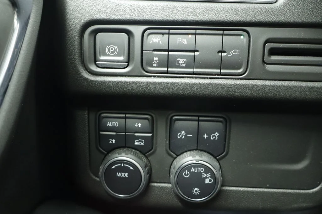 Used 2022 Gray Chevrolet RST image 28
