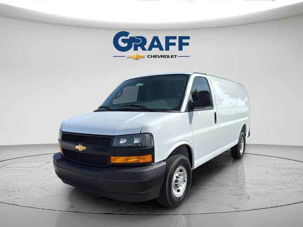 2026 Chevrolet Express 3500 Work Van HD's photo