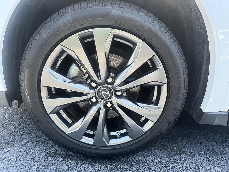 Used 2023 Ultra White Lexus UX 250h F SPORT Handling image 8