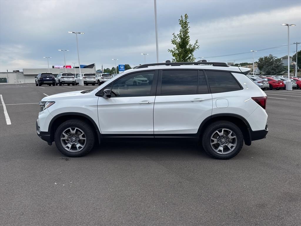 Certified Used 2023 Platinum White Pearl Honda AWD TRAILSPORT image 2