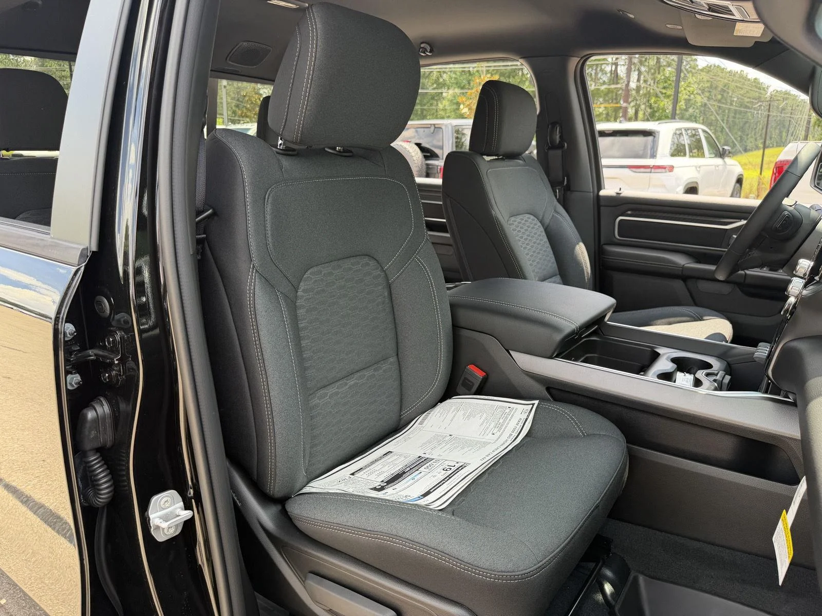 New 2026 Diamond Black Crystal Pearl-Coat Exterior Paint RAM Big Horn image 21