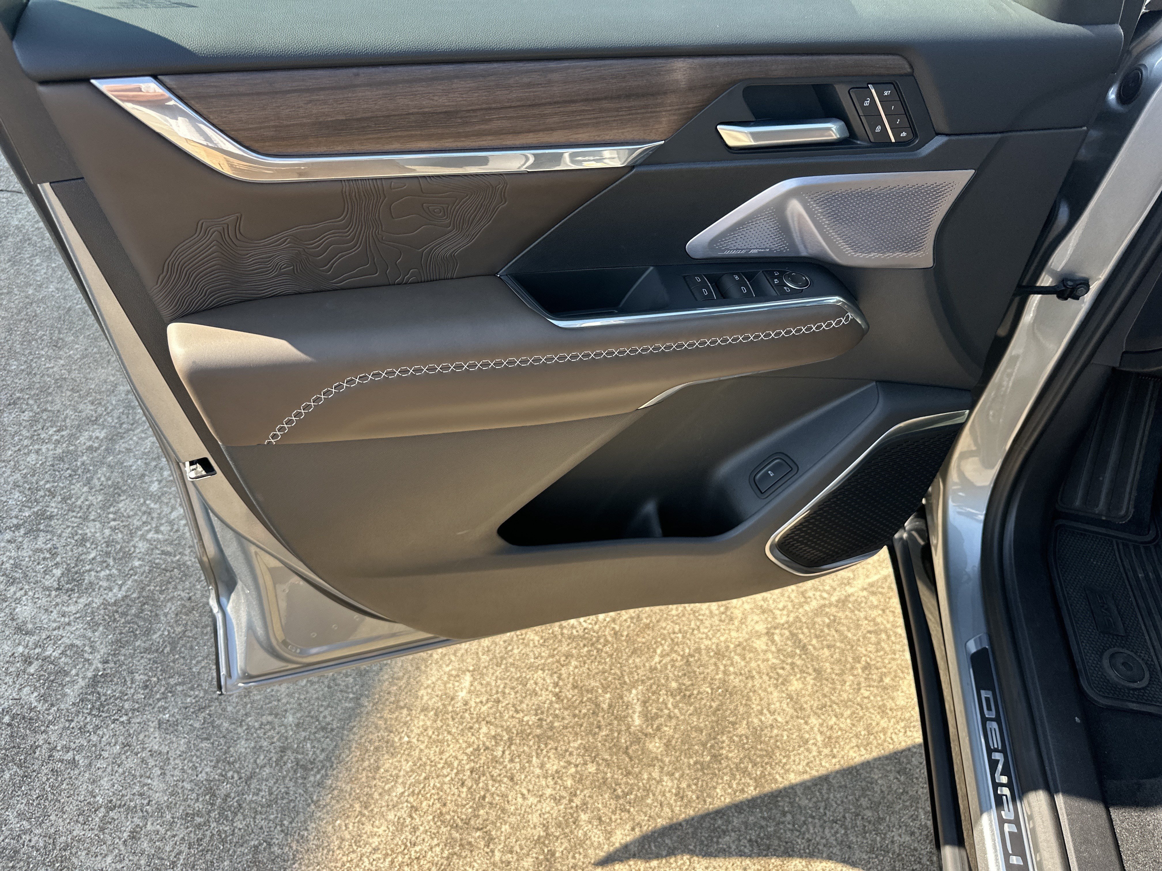 2026 GMC Acadia Denali Ultimate - Photo 11