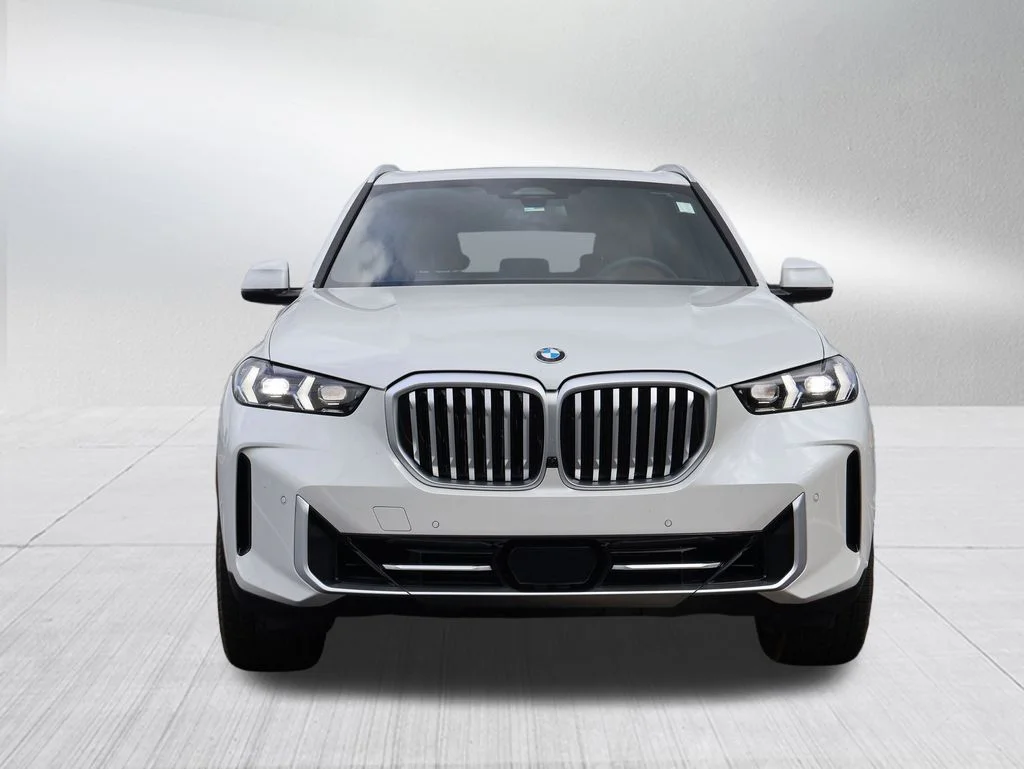 Used 2026 White BMW xDrive40i image 2