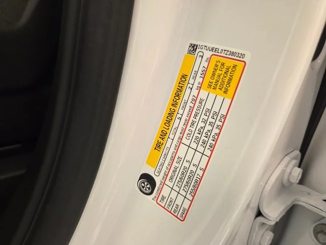 Used 2026 White GMC AT4 image 20