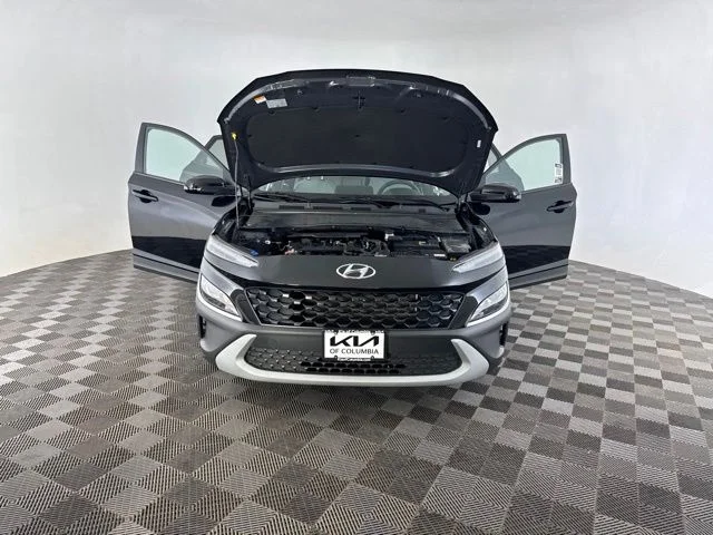 Used 2023 Black Hyundai SEL image 13