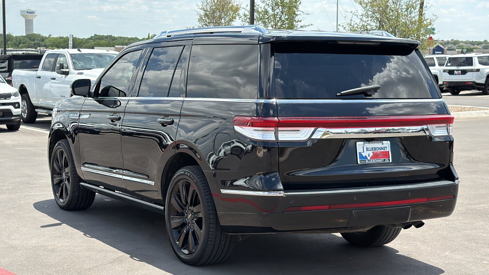 Used 2022 Black Metallic Lincoln Reserve image 7