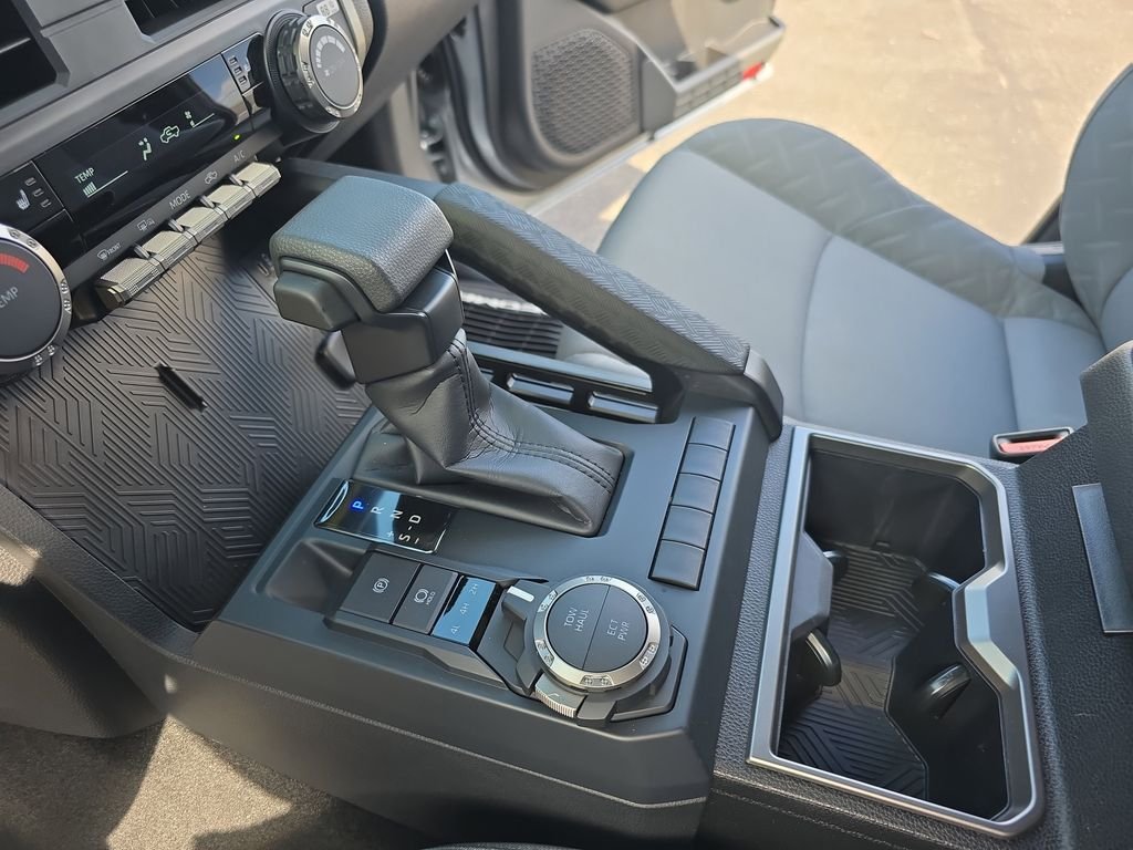 2025 Toyota Tacoma SR5 - Photo 26