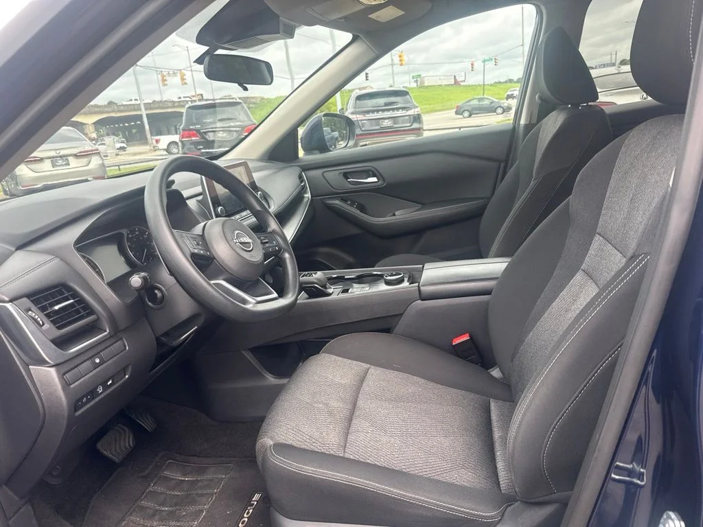 Used 2024 Deep Ocean Blue Pearl Nissan SV image 10