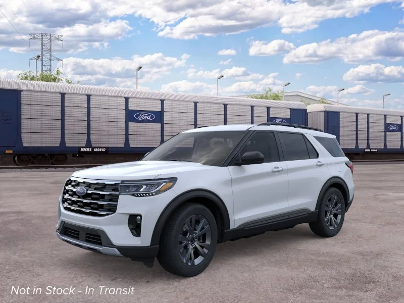New 2026 Space White Metallic Ford Active image 1