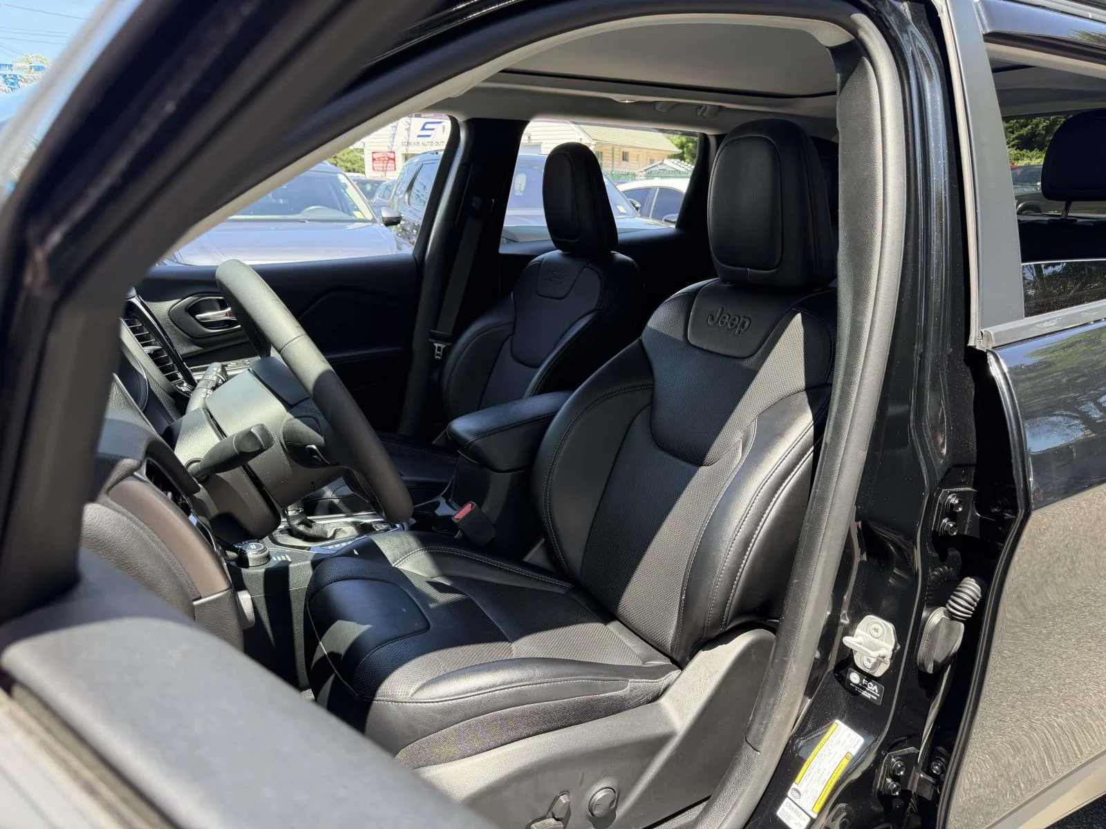 Used 2022 Black Jeep Limited image 17