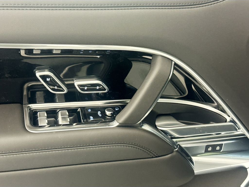 2026 Land Rover Range Rover SE - Photo 16