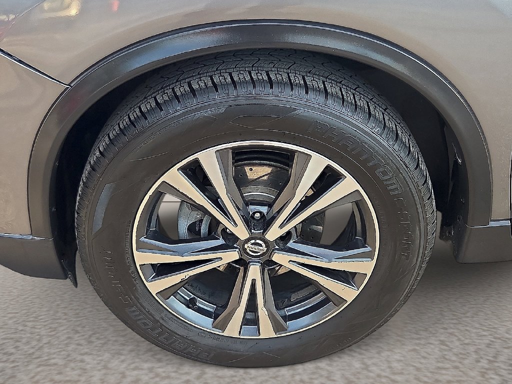 Used 2017 Gray Nissan SL image 8