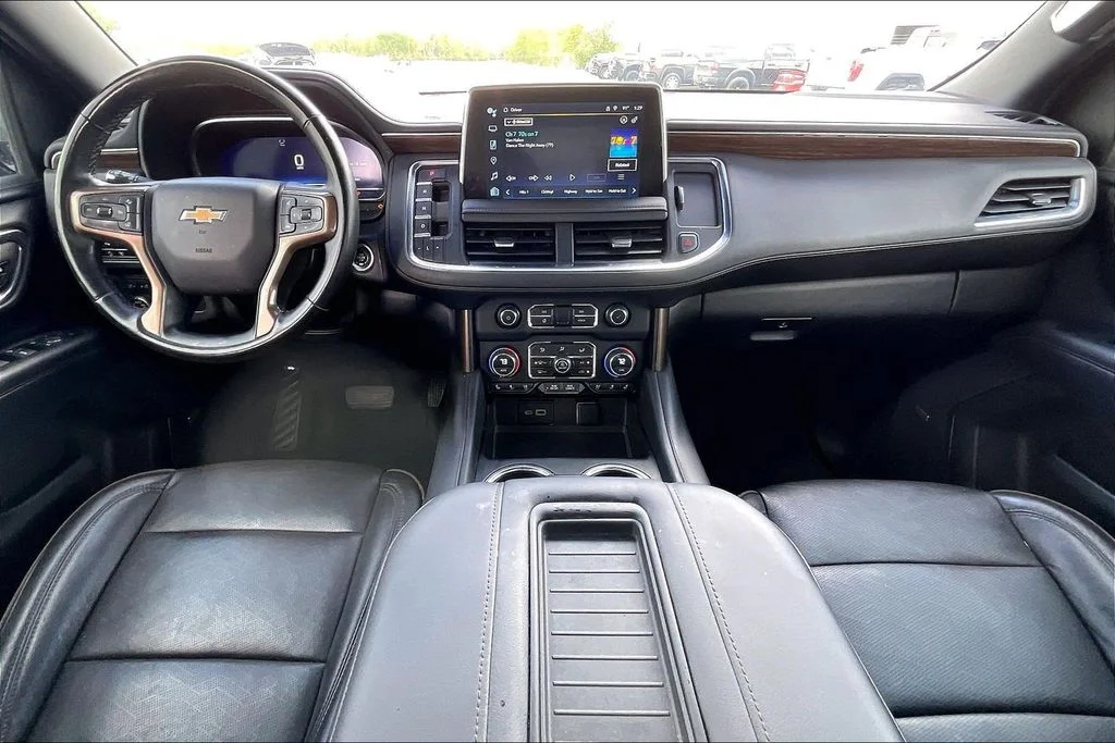 Used 2023 Green Chevrolet High Country image 7