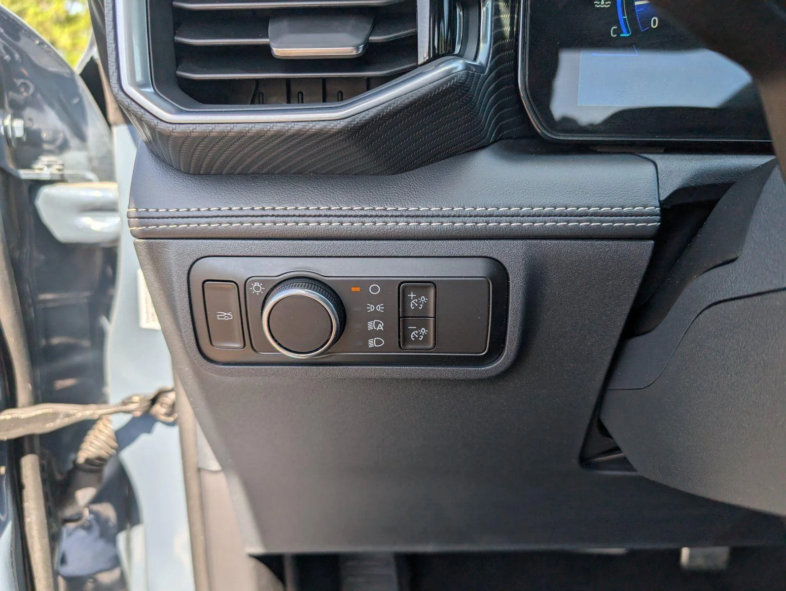 Used 2025 Vapor Blue Ford GT Premium image 31